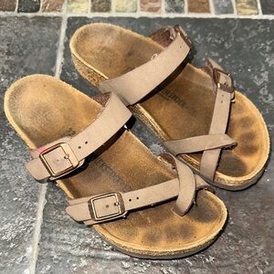Birkenstock Tan Strappy Sandals Youth size 33 US size 2 -2.5
